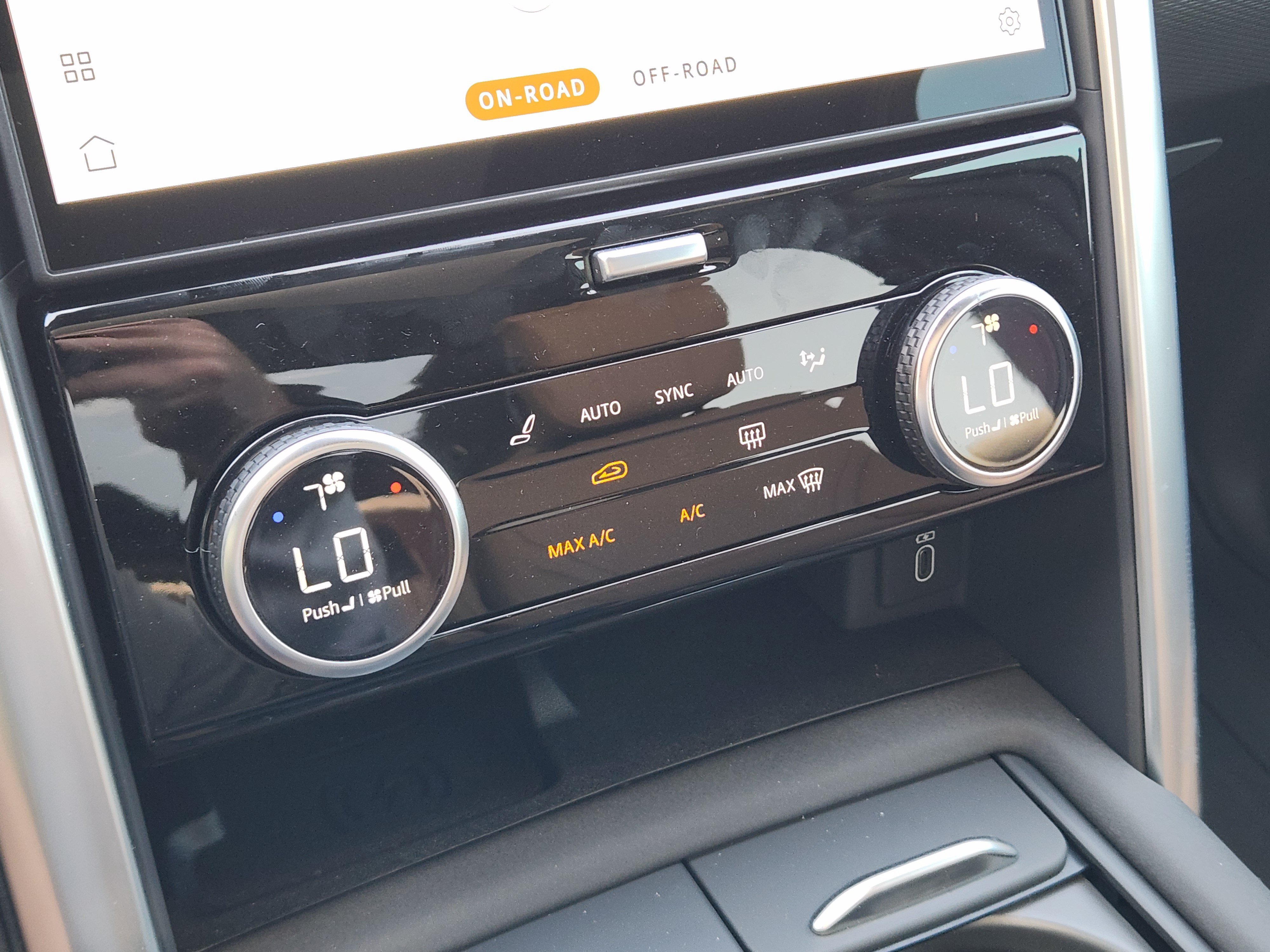 New 2026 Land Rover Discovery Dynamic SE AWD/4WD image 15