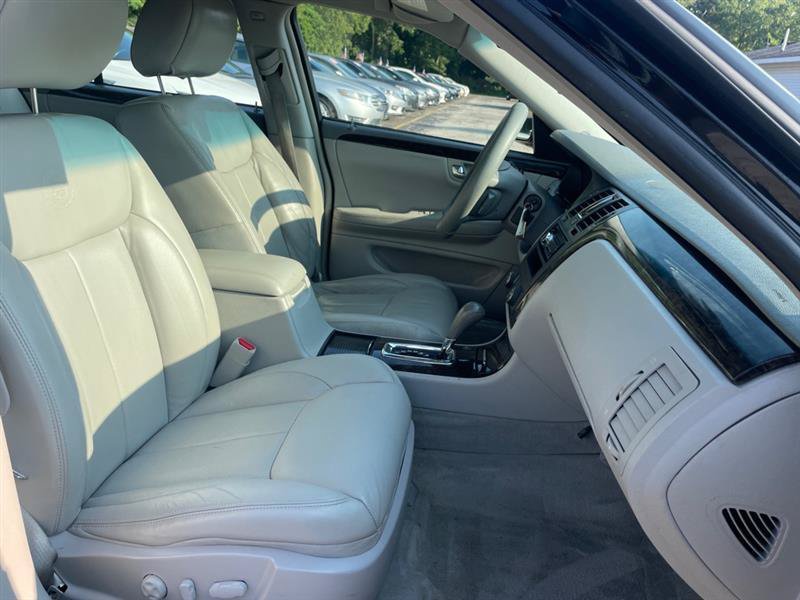 Used 2009 Cadillac DTS w/ Sun And Sound Package FWD image 12