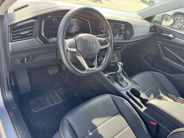 Used 2024 Volkswagen Jetta SE image 13