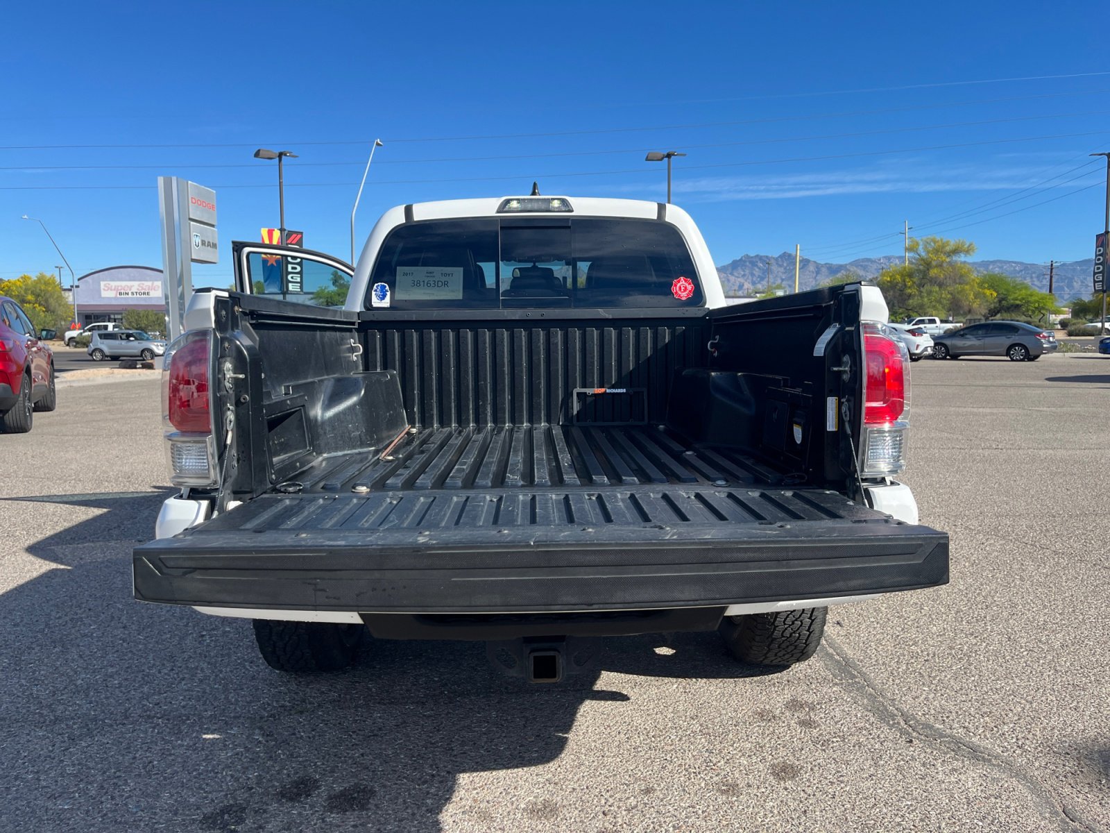 Used 2017 Toyota Tacoma Limited image 34