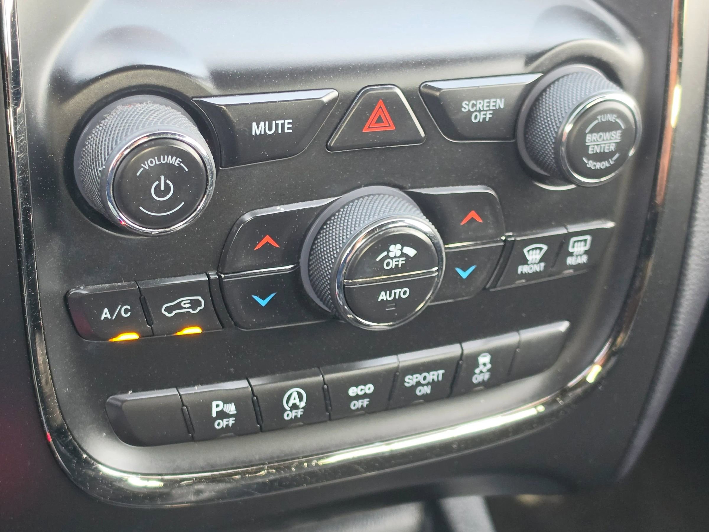 Used 2020 Dodge Durango GT image 30