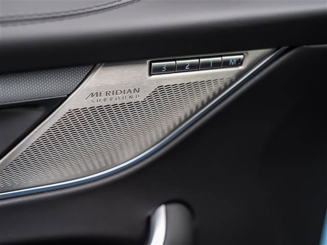 New 2026 Jaguar F-PACE SVR 575 Edition image 30