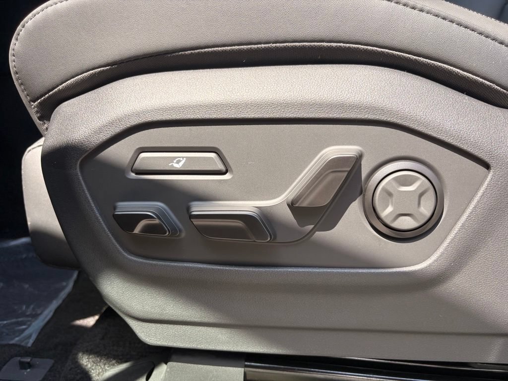 New 2027 Hyundai Santa Fe Calligraphy FWD image 11