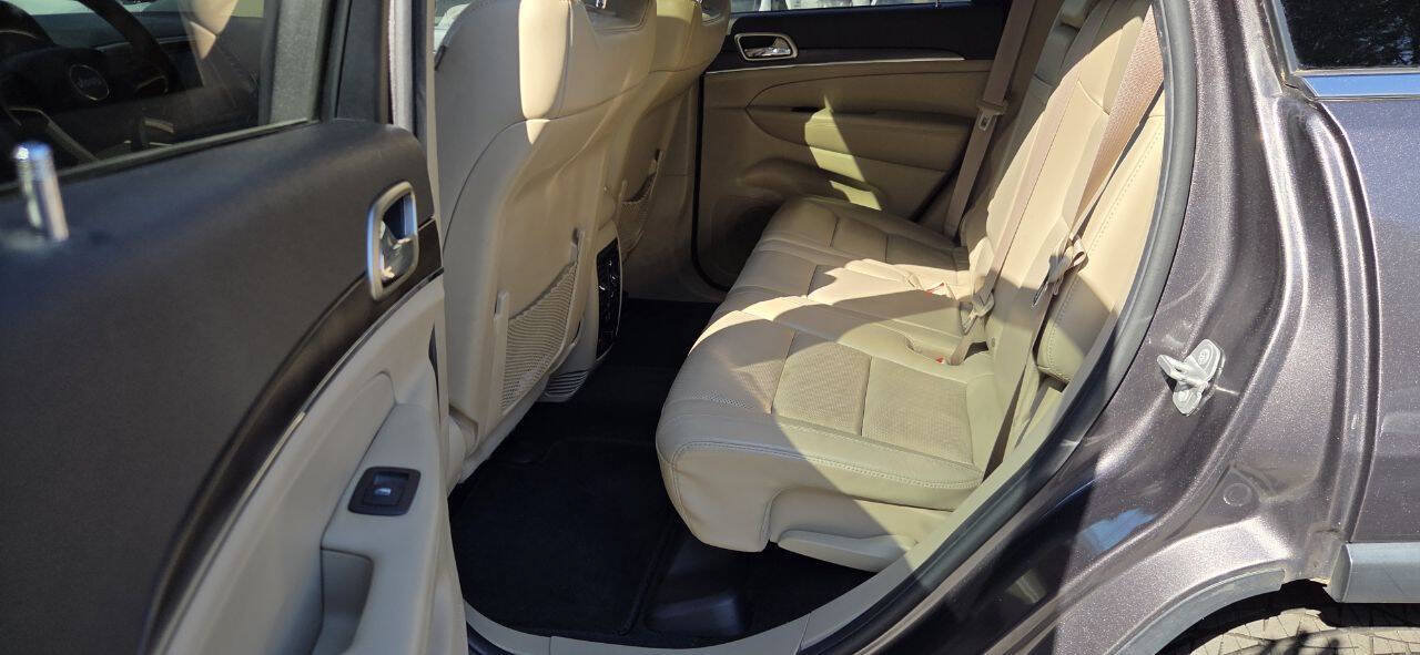 Used 2014 Jeep Grand Cherokee Limited w/ Luxury Group II AWD/4WD image 17