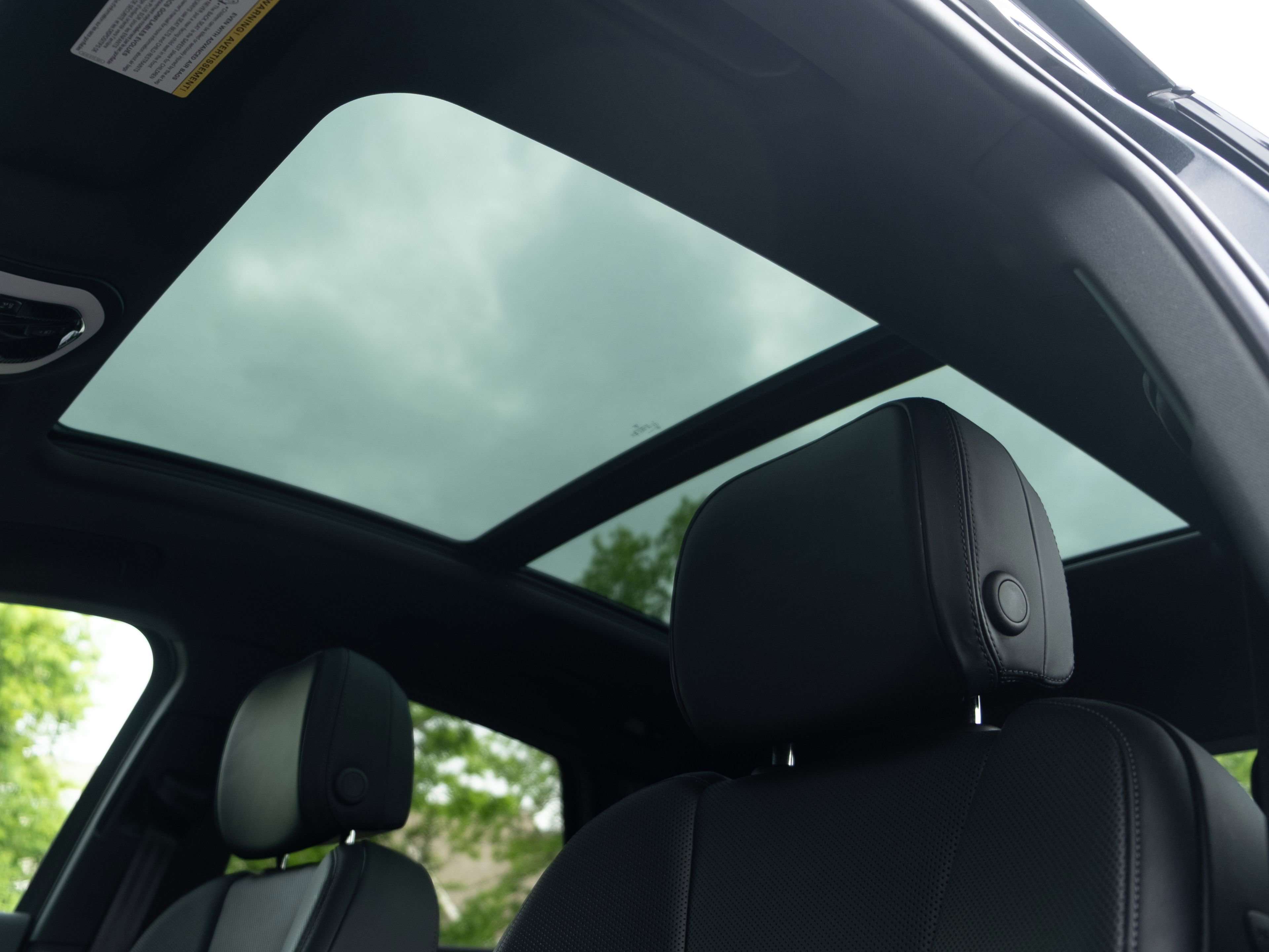Certified 2023 Porsche Macan AWD/4WD image 36
