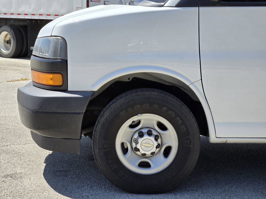 Used 2020 Chevrolet Express 2500 RWD image 8
