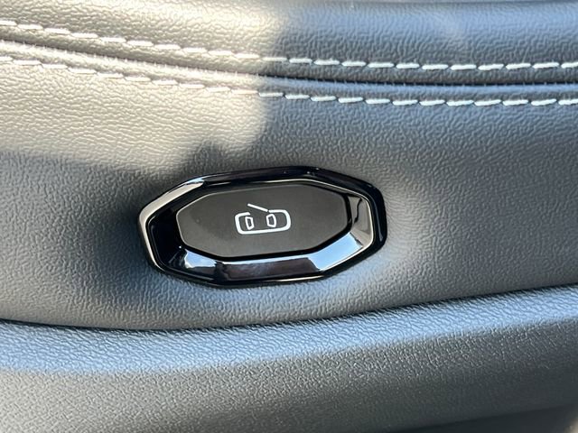 New 2026 Jeep Cherokee Laredo image 13