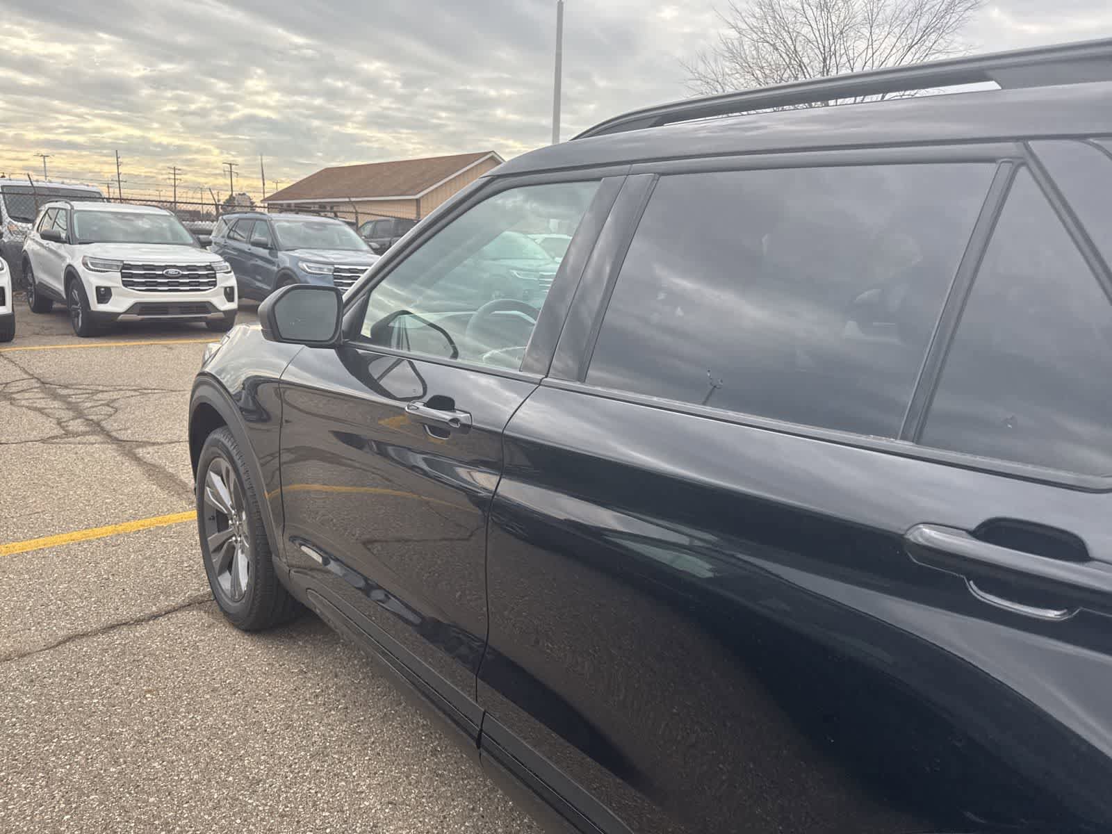 New 2026 Ford Explorer Active w/ Active Comfort Package AWD/4WD image 4