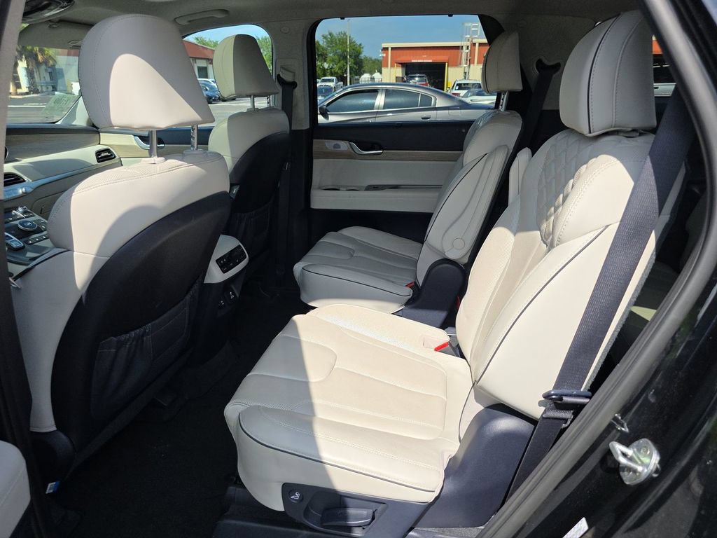 Used 2022 Hyundai Palisade Limited FWD image 4