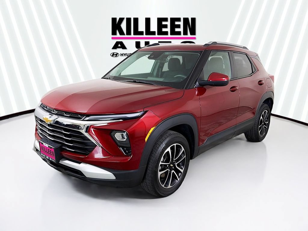 Used 2025 Chevrolet TrailBlazer LT AWD/4WD image 3