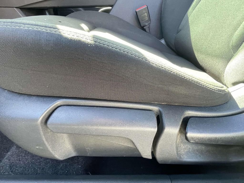 Used 2023 Nissan Rogue S AWD/4WD image 14