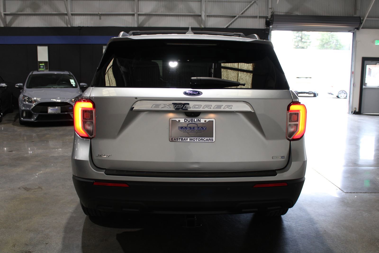 Used 2020 Ford Explorer XLT image 11