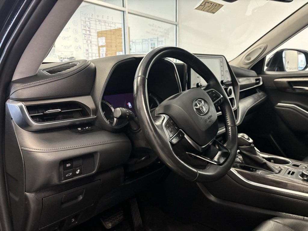 Certified 2020 Toyota Highlander Limited image 14