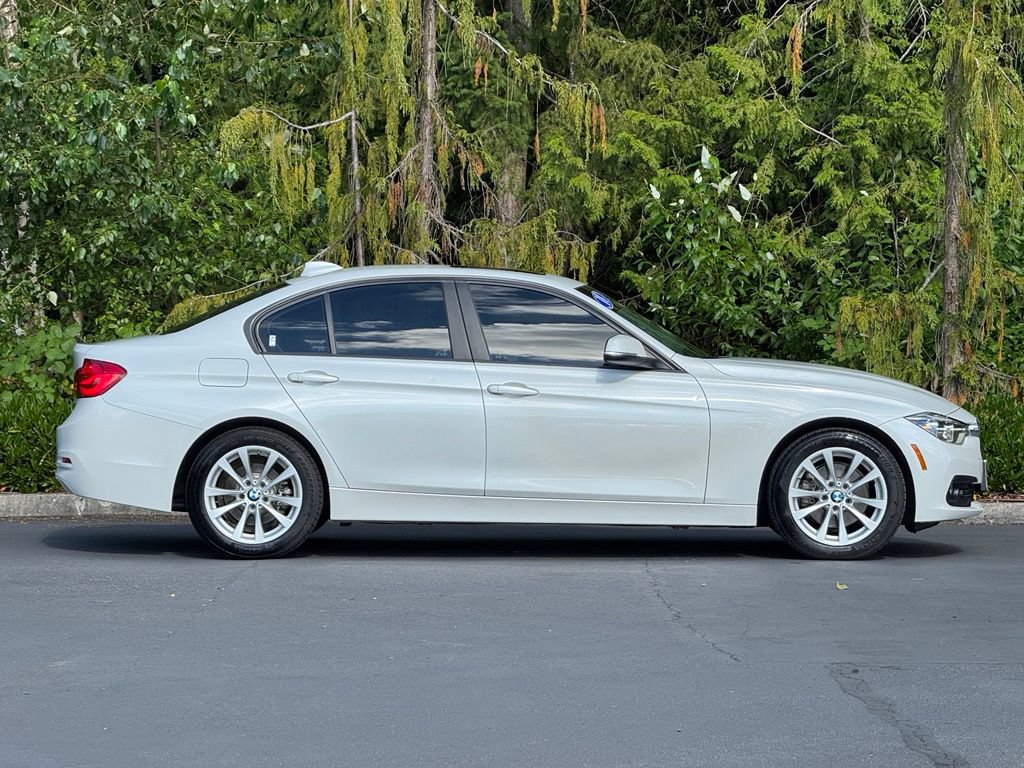 Used 2018 BMW 320i xDrive Sedan w/ Premium Package AWD/4WD image 36