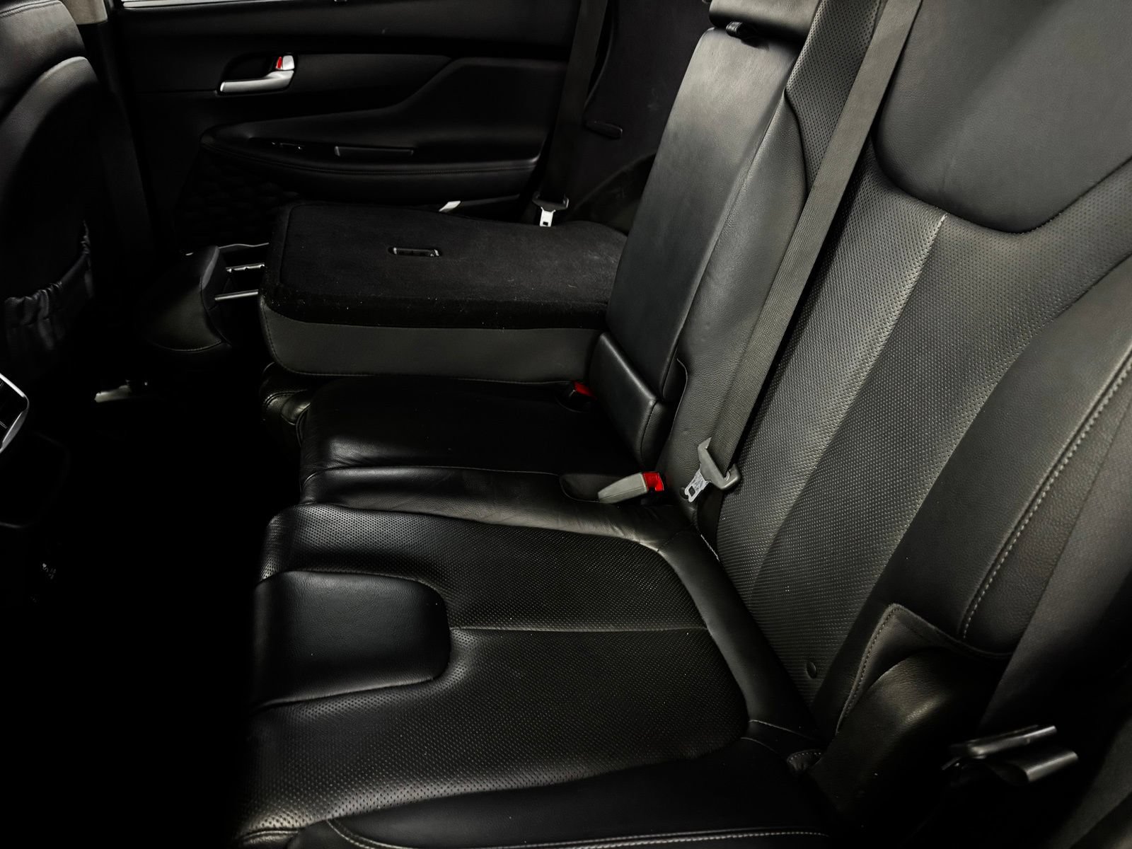 Used 2020 Hyundai Santa Fe Limited AWD/4WD image 32