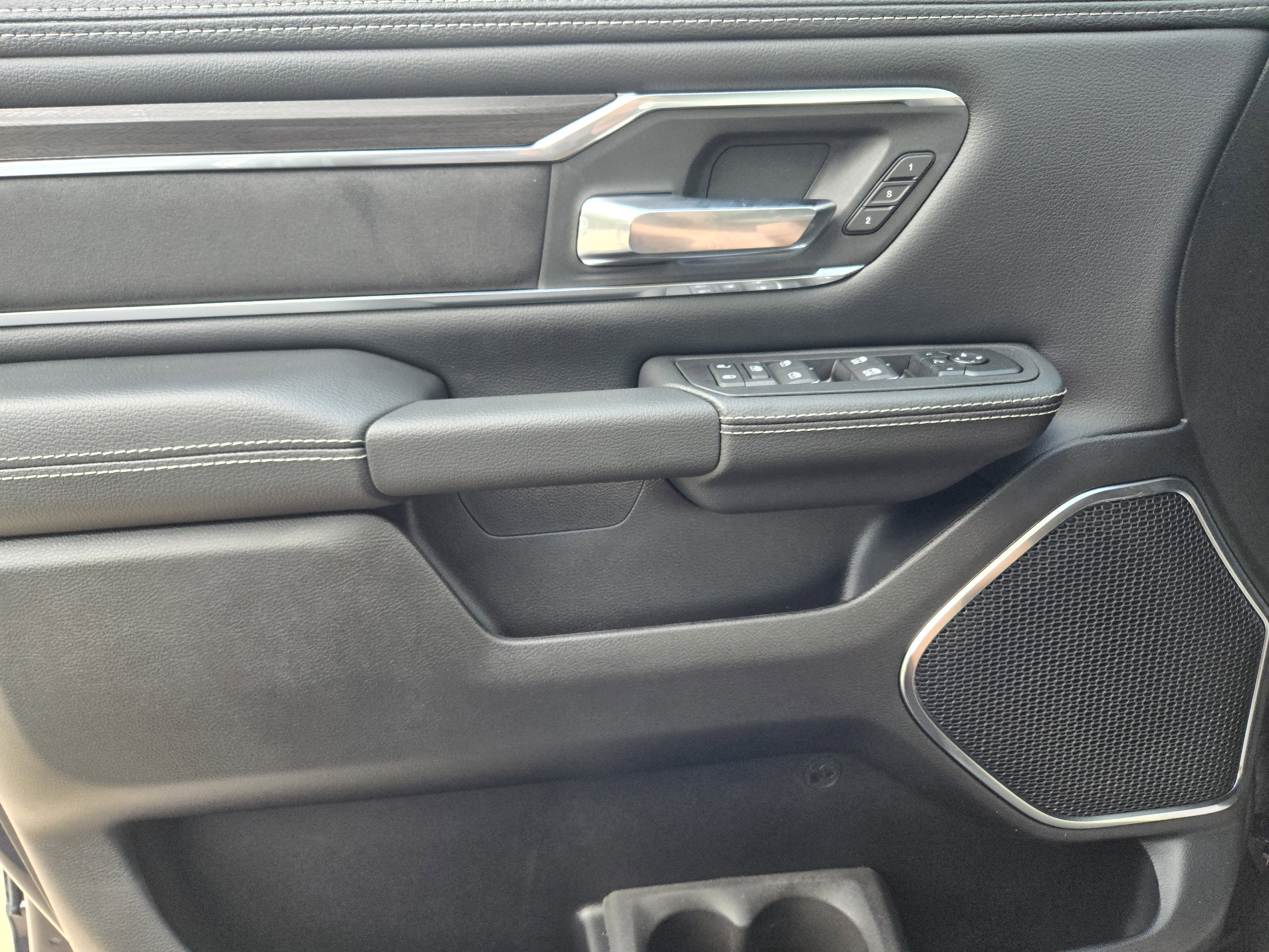 New 2026 RAM 1500 Laramie AWD/4WD image 17