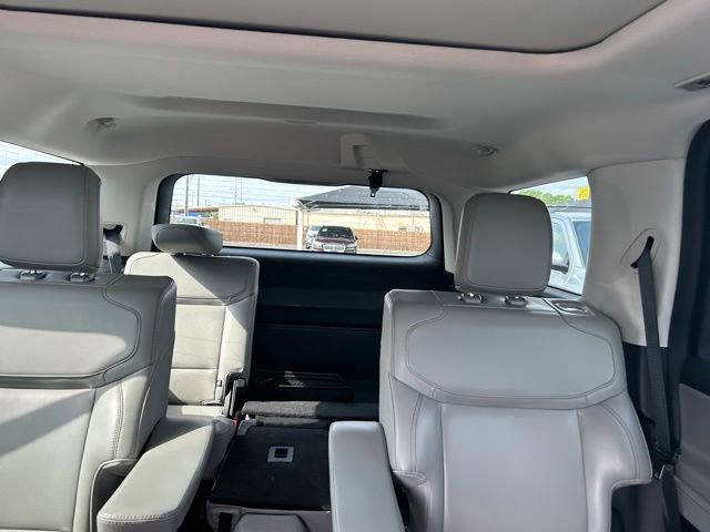 Used 2025 Ford Expedition Active RWD image 11