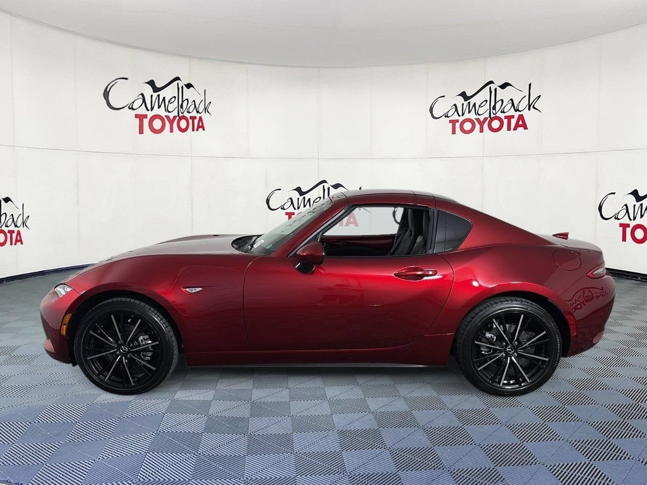 Used 2024 MAZDA MX-5 Miata RF Grand Touring w/ Weather Package RWD image 4