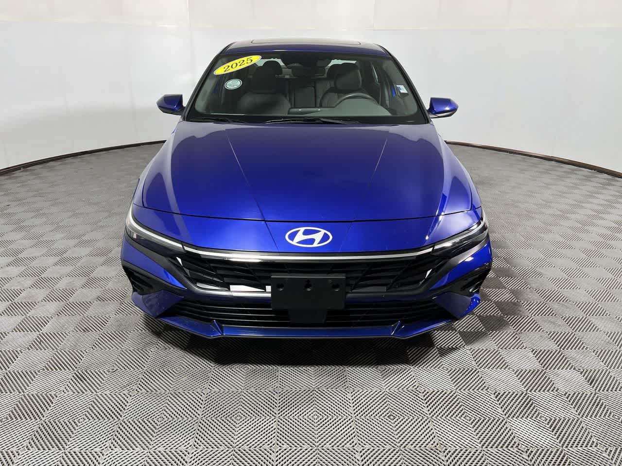 Used 2025 Hyundai Elantra SEL FWD image 3