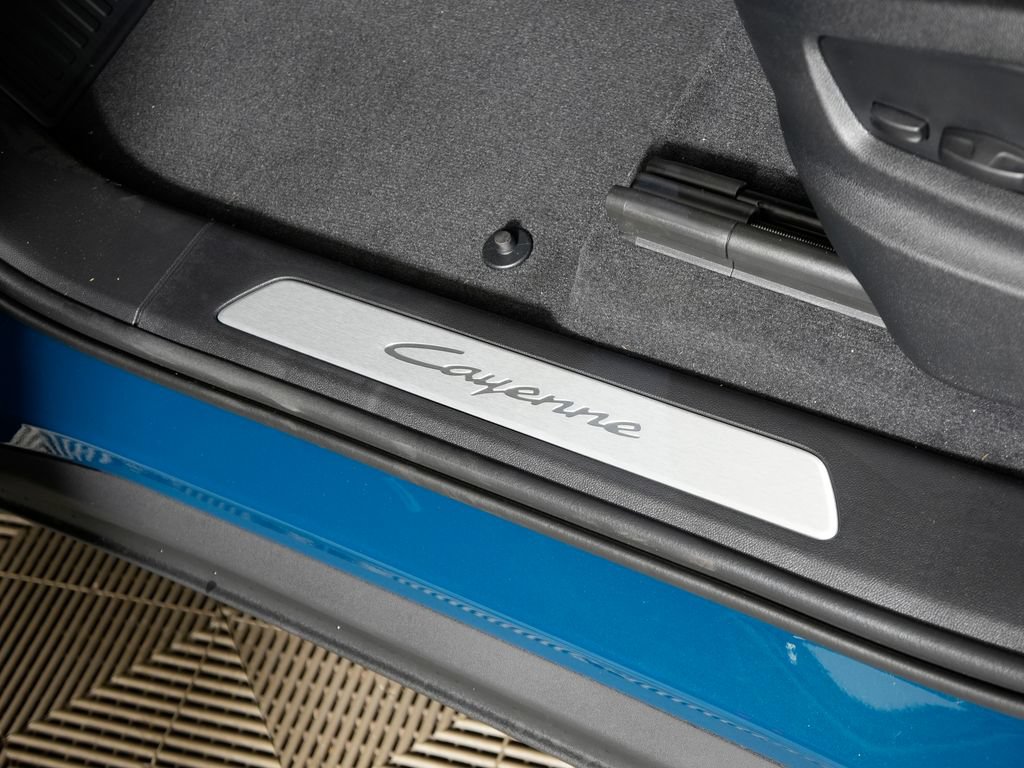 Certified 2026 Porsche Cayenne AWD/4WD image 19