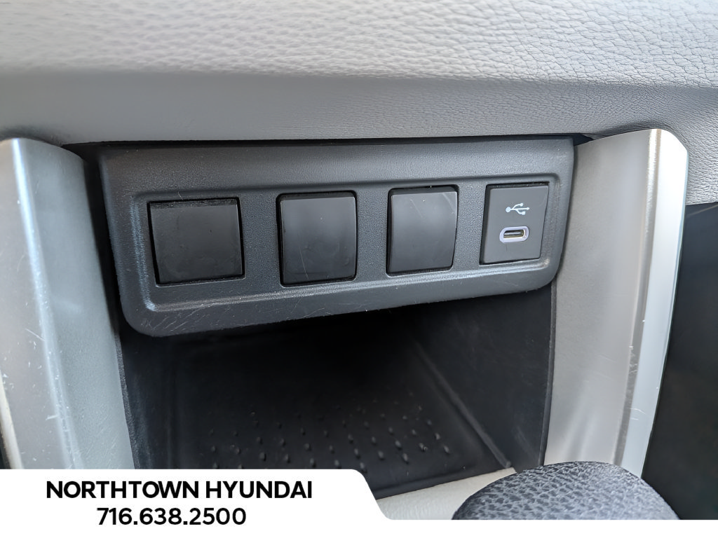 Used 2024 Toyota Corolla Cross L AWD/4WD image 15