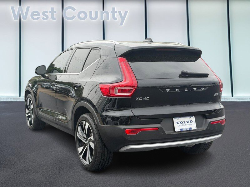 Certified 2025 Volvo XC40 B5 Plus AWD/4WD image 8