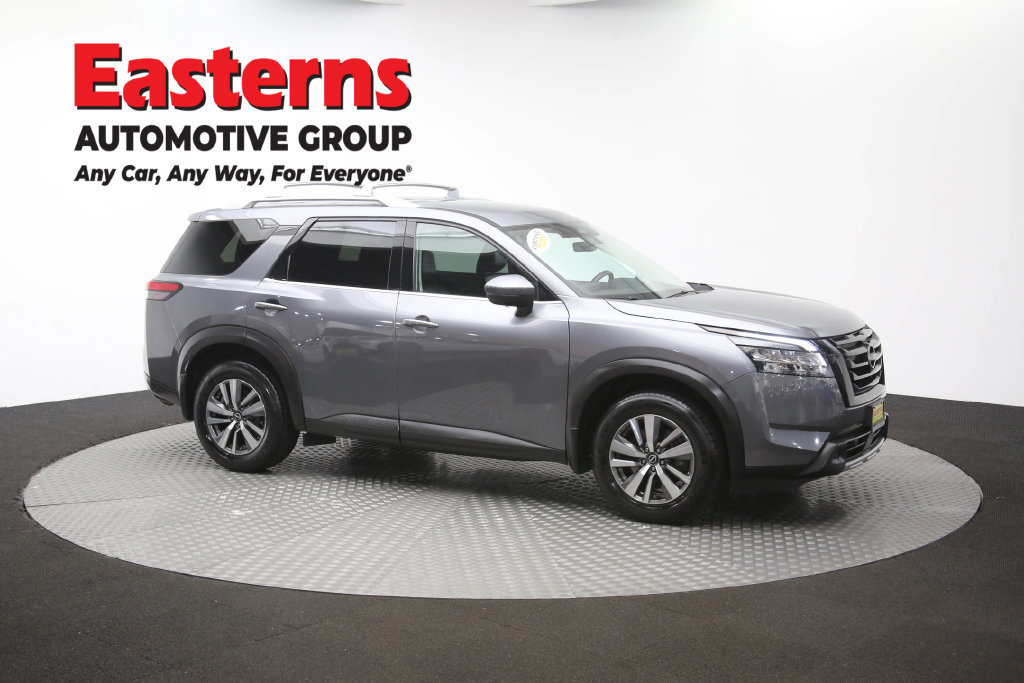 Used 2024 Nissan Pathfinder SL w/ Black Appearance Package AWD/4WD image 51