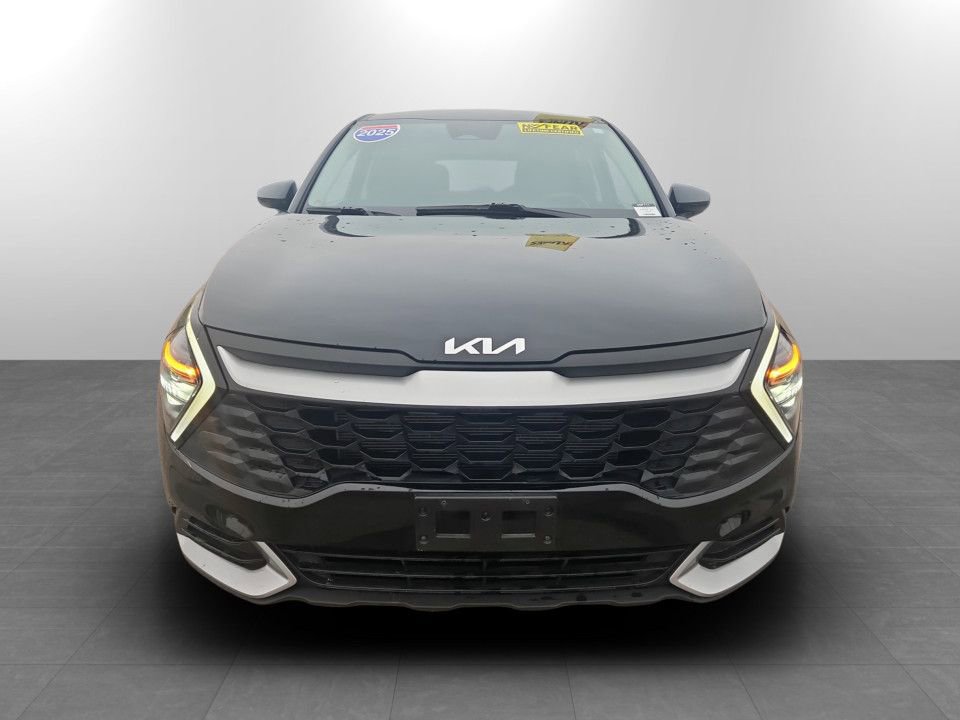 Used 2025 Kia Sportage LX image 4