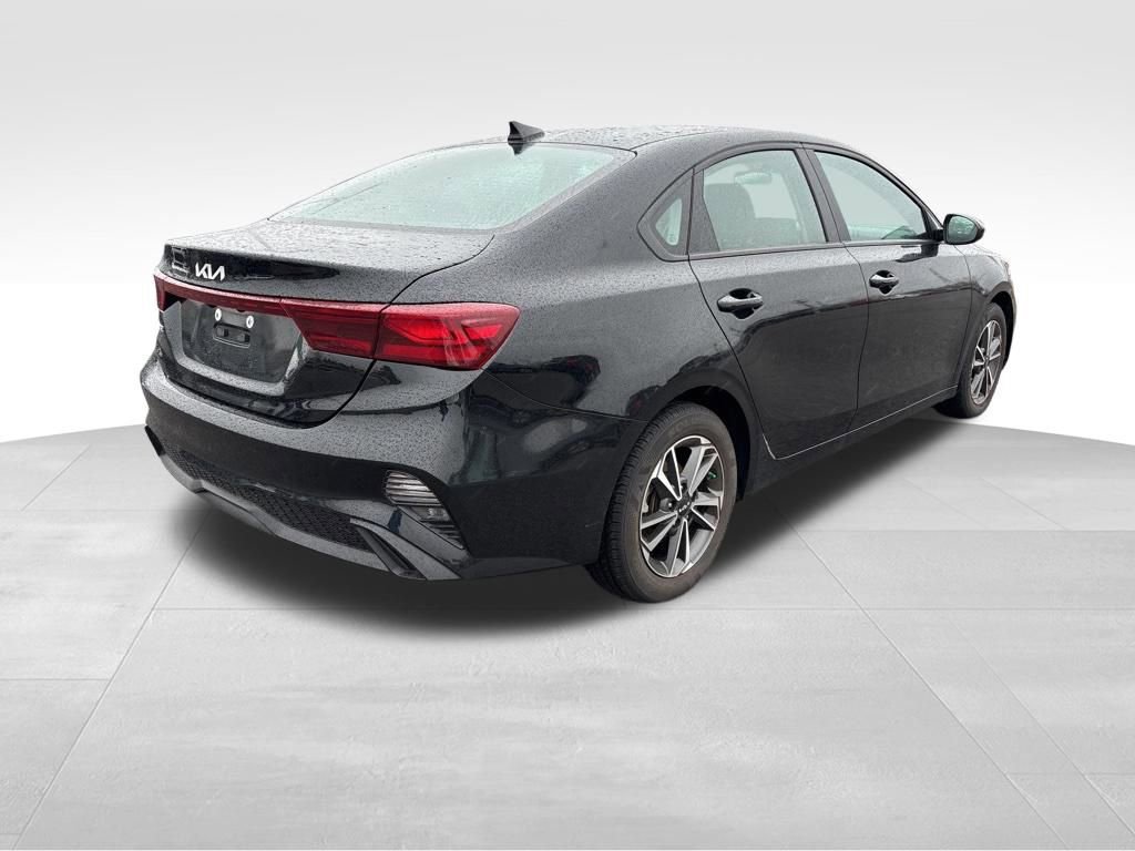 Certified 2023 Kia Forte LXS image 7