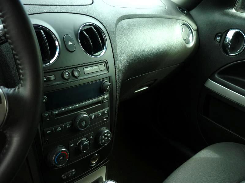 Used 2010 Chevrolet HHR LT w/ My Link Package image 9
