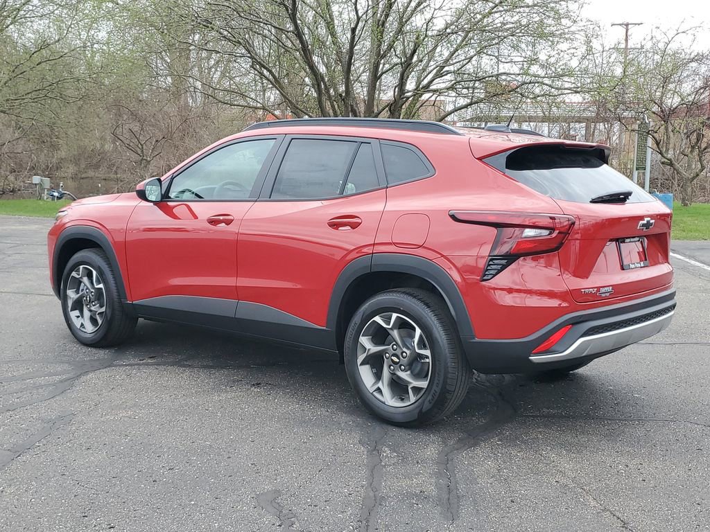 New 2026 Chevrolet Trax LT image 4