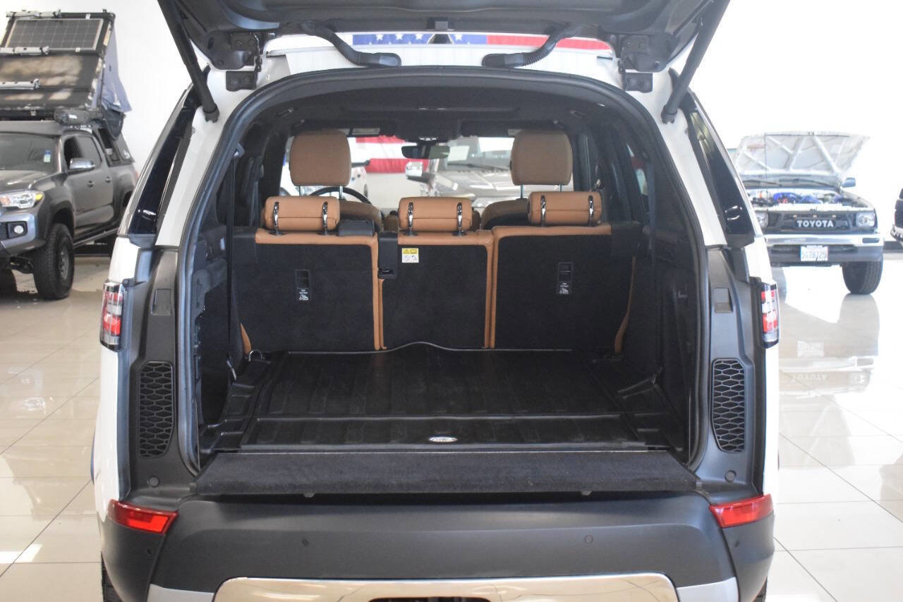Used 2017 Land Rover Discovery HSE AWD/4WD image 26