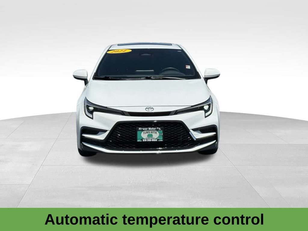 Used 2024 Toyota Corolla SE w/ SE Premium Package image 5