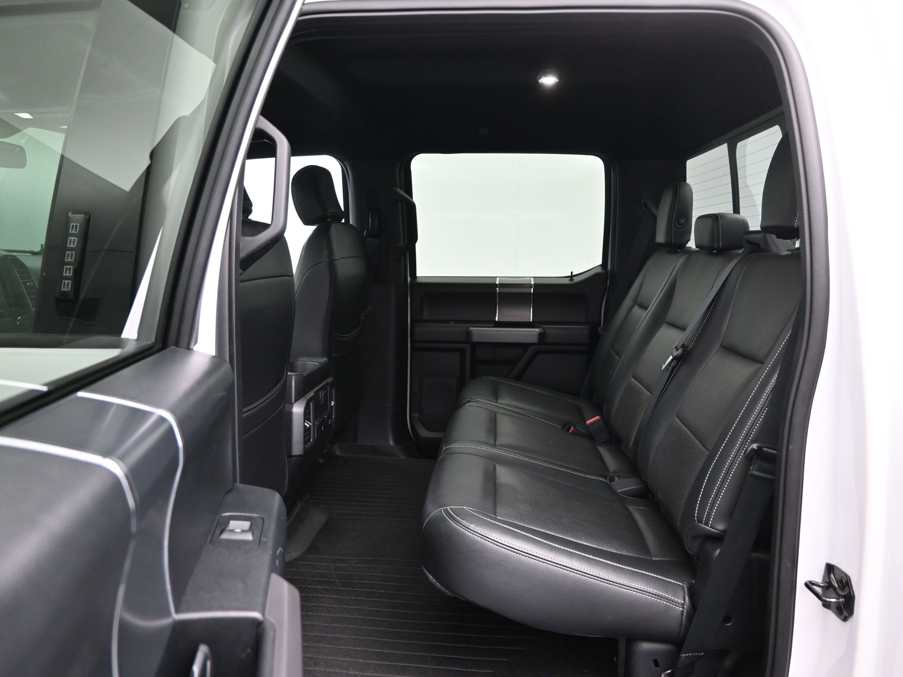 Used 2018 Ford F150 XLT w/ Equipment Group 302A Luxury image 11