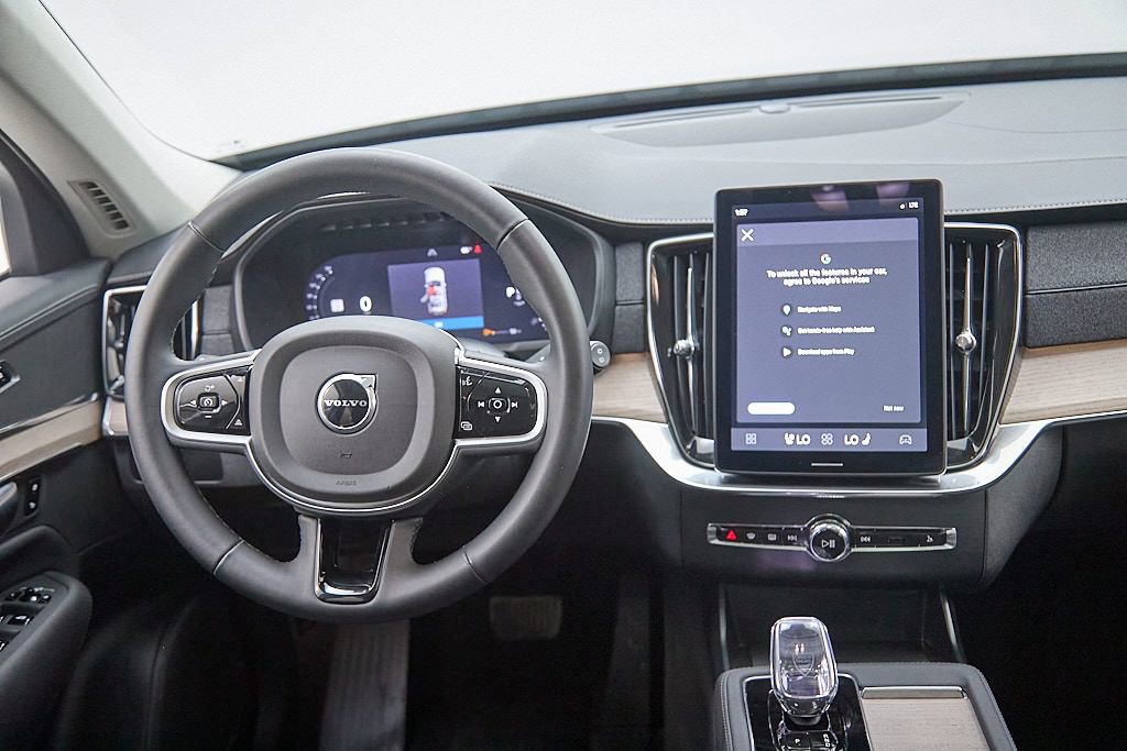 Used 2025 Volvo XC90 B6 Plus image 28