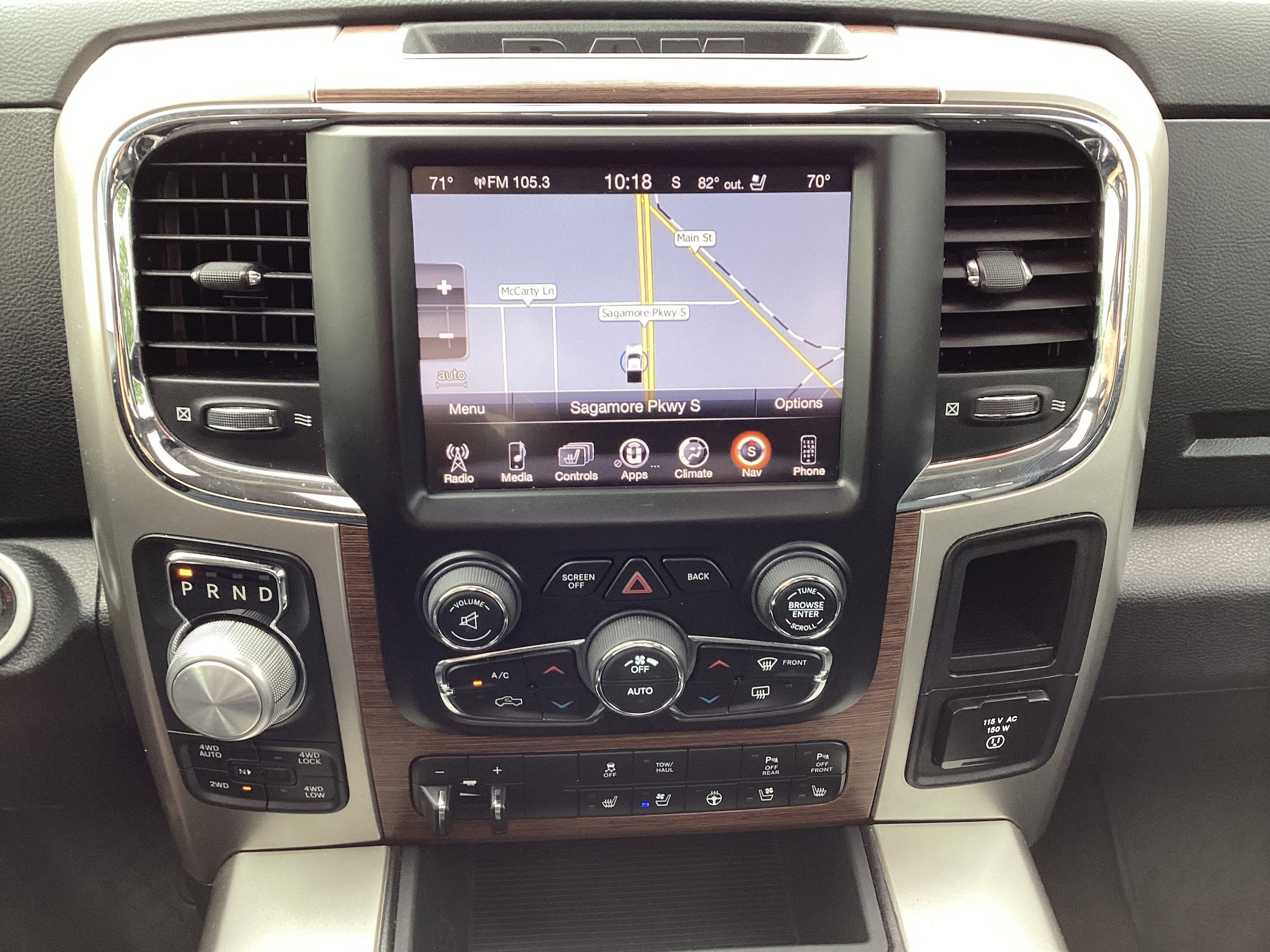 Used 2016 RAM 1500 Laramie w/ Convenience Group AWD/4WD image 18