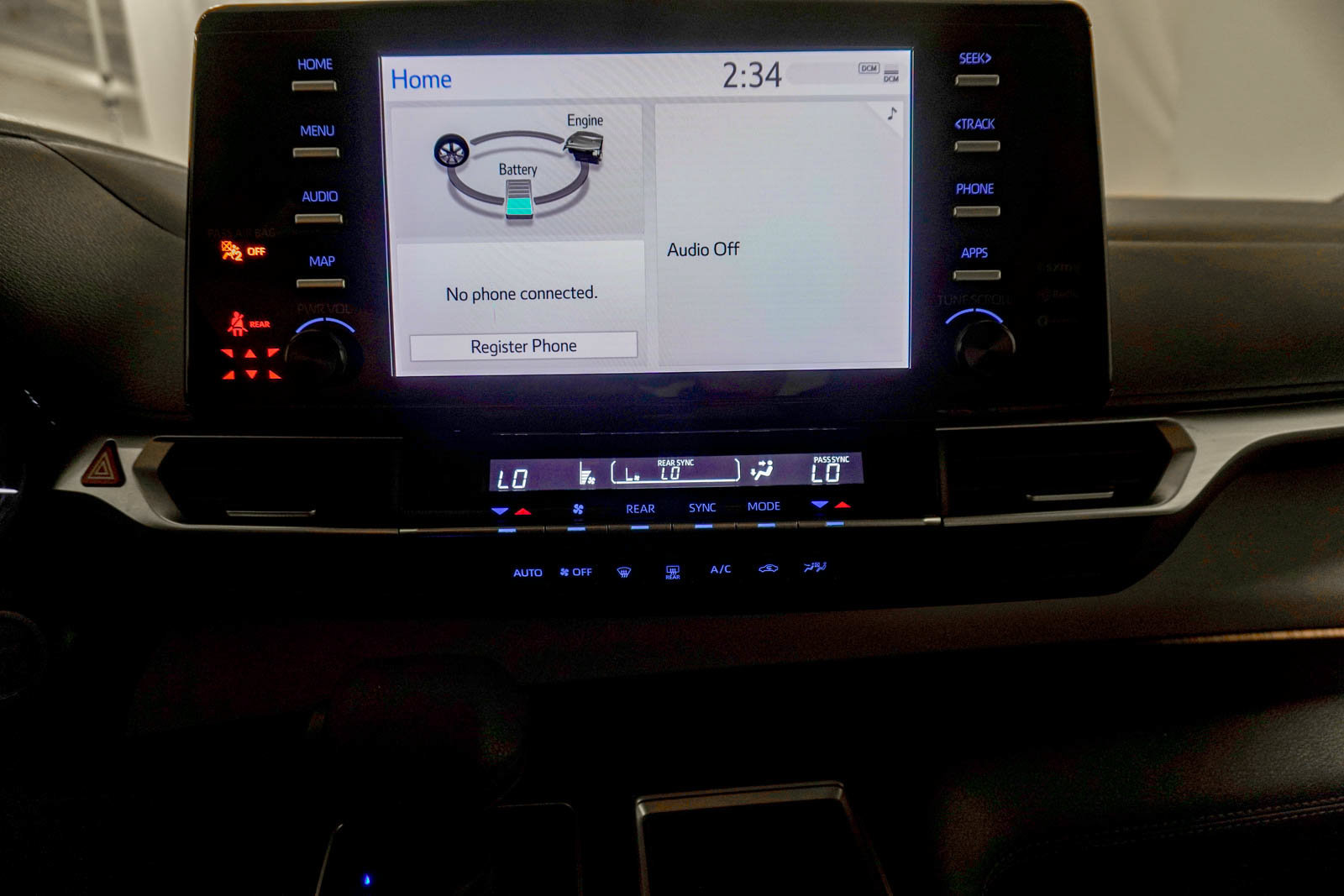 Used 2024 Toyota Sienna LE FWD image 24