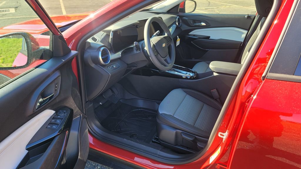 New 2026 Chevrolet Trax LT image 18