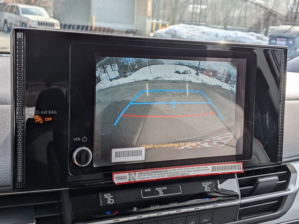 Used 2025 Toyota Sienna LE w/ LE Plus Package image 19