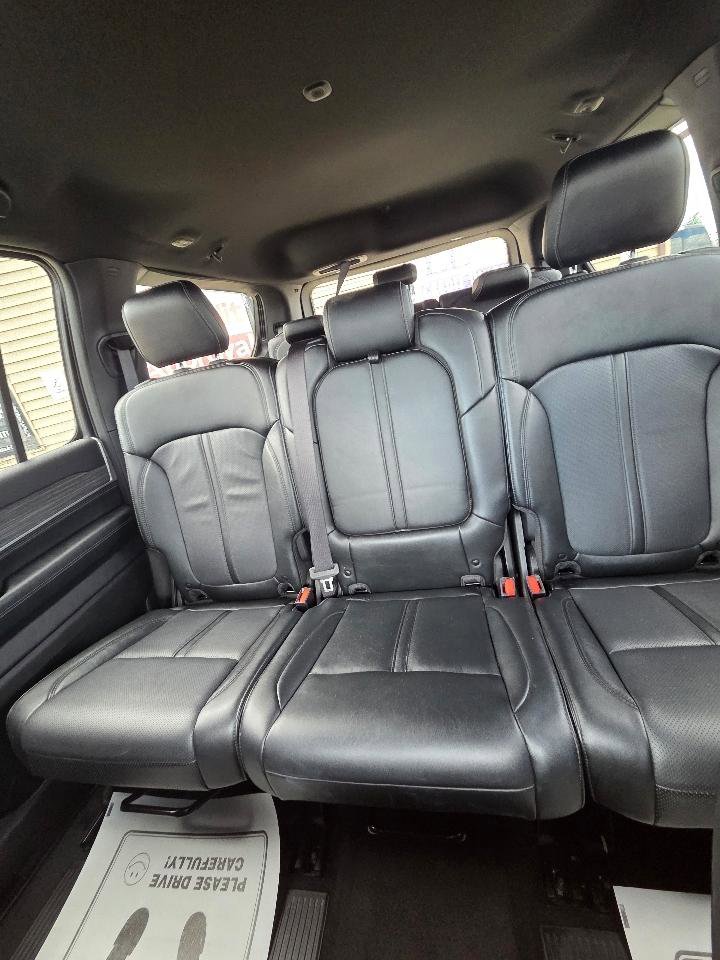 Used 2024 Jeep Wagoneer Series II w/ Flexible Seating Group AWD/4WD image 28