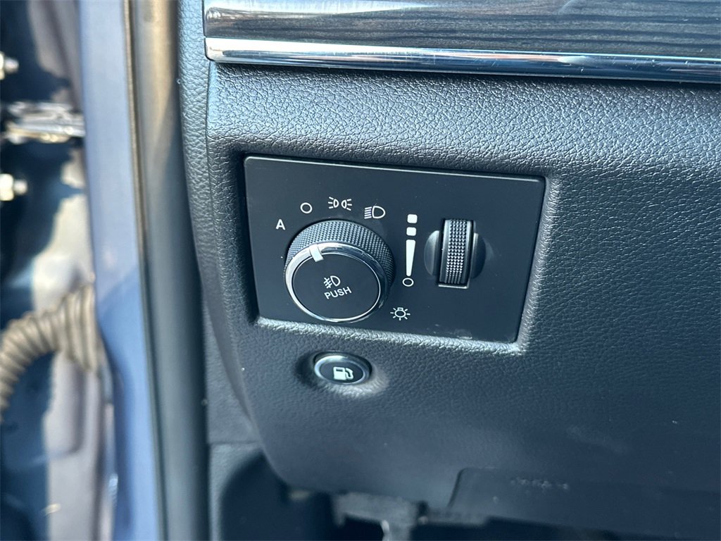 Used 2020 Jeep Grand Cherokee Overland image 26