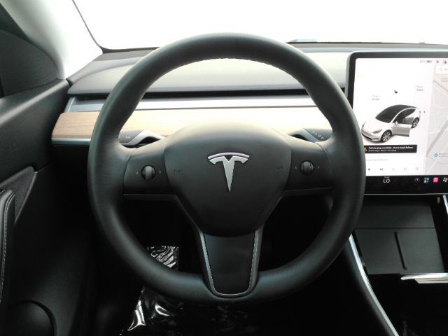 Used 2021 Tesla Model Y Long Range AWD/4WD image 32