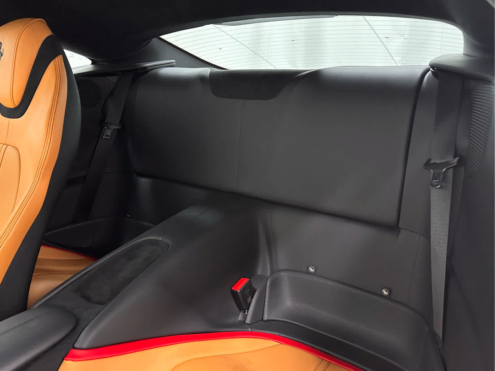 Used 2022 Ferrari Roma RWD image 14