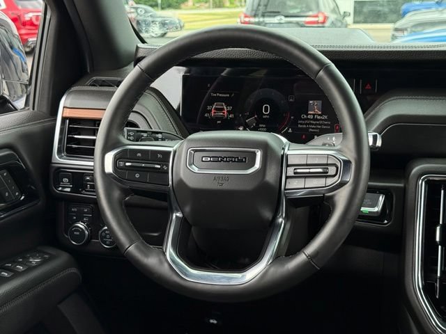 Used 2025 GMC Yukon XL Denali AWD/4WD image 20