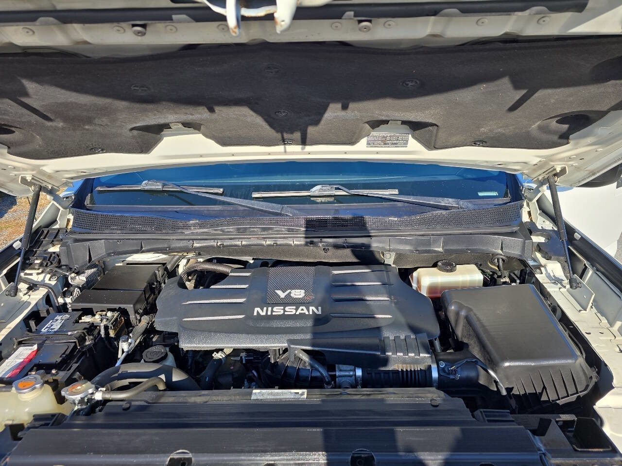 Used 2017 Nissan Titan S image 28