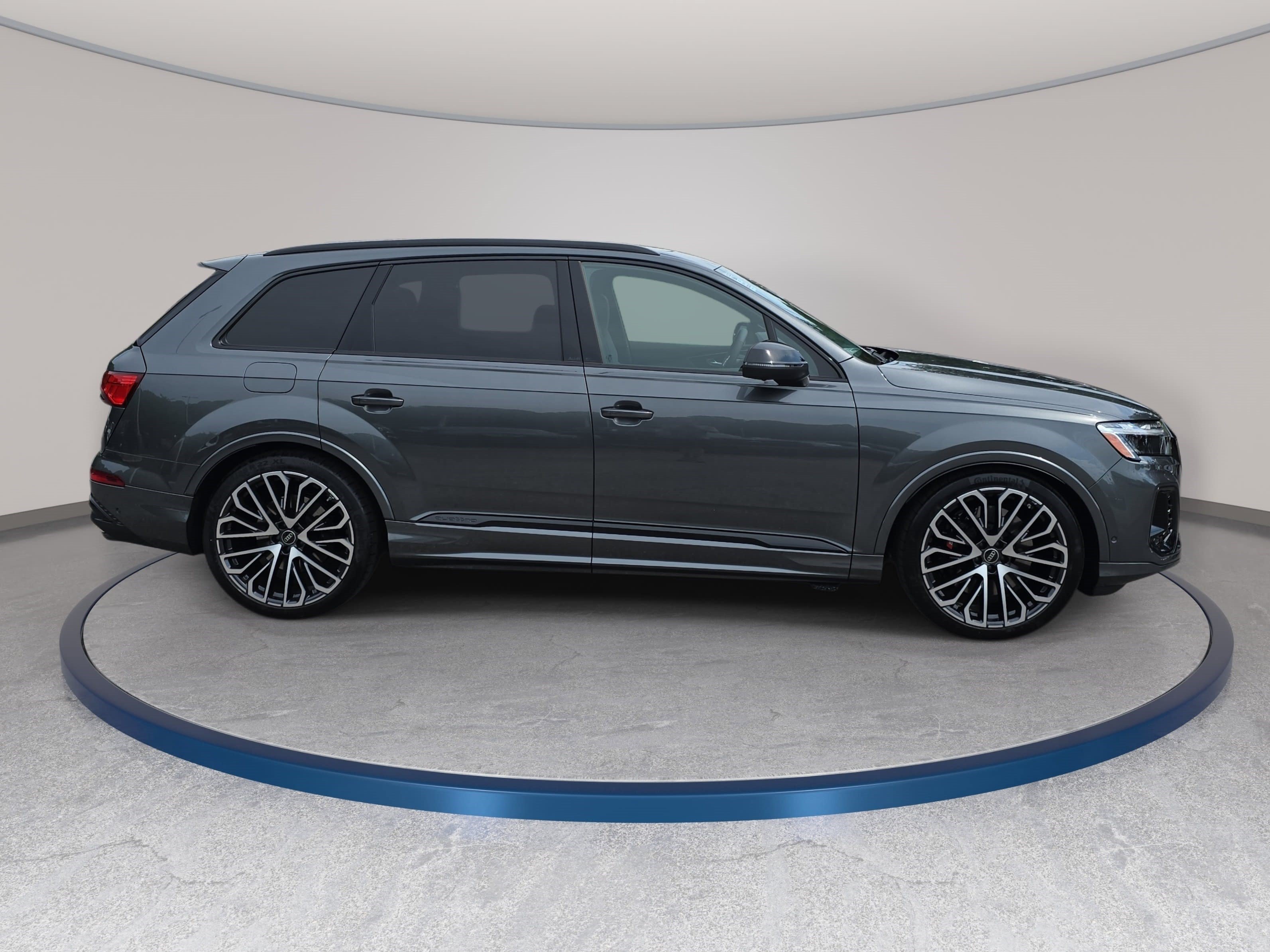 New 2026 Audi SQ7 Prestige AWD/4WD image 4