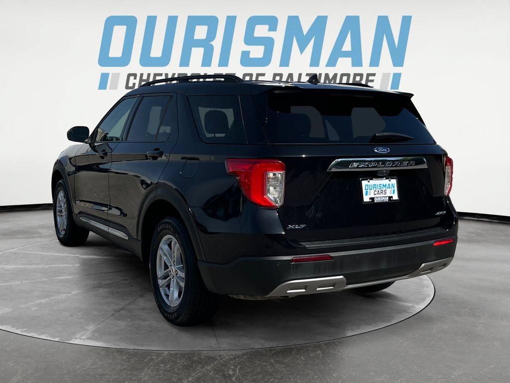 Used 2023 Ford Explorer XLT w/ Equipment Group 202A AWD/4WD image 4