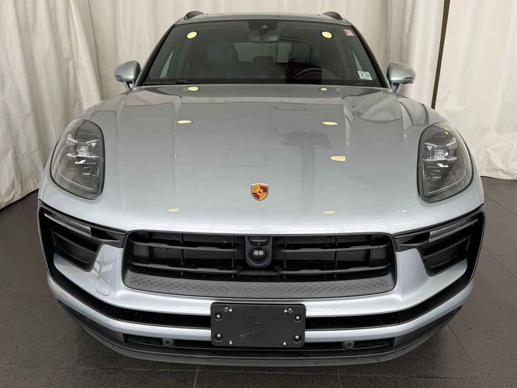 Certified 2026 Porsche Macan AWD/4WD image 6