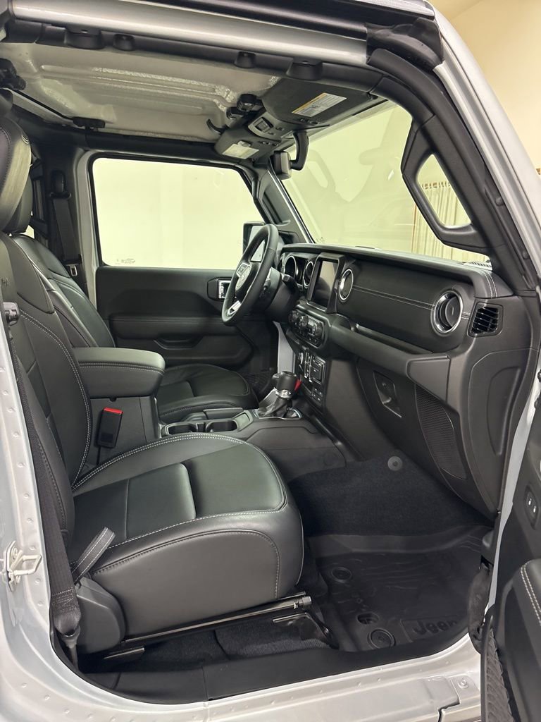 Used 2023 Jeep Wrangler Sahara 4xe w/ Cold Weather Group image 33