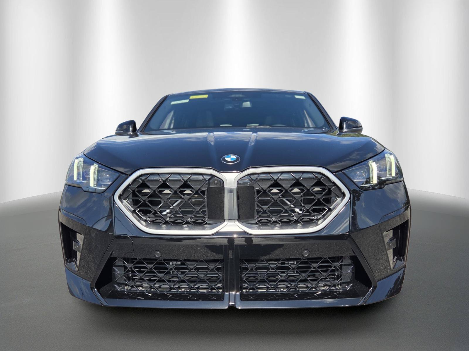 New 2026 BMW X2 xDrive28i w/ Technology Package AWD/4WD image 2